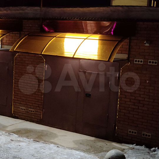 Гараж, > 30 м²