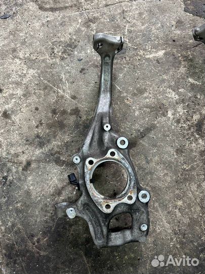 Кулак передний левый Audi A7 4G 2012