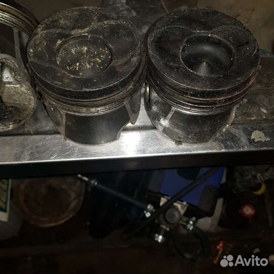 Поршни на volkswagen 1.9 тди афн мале