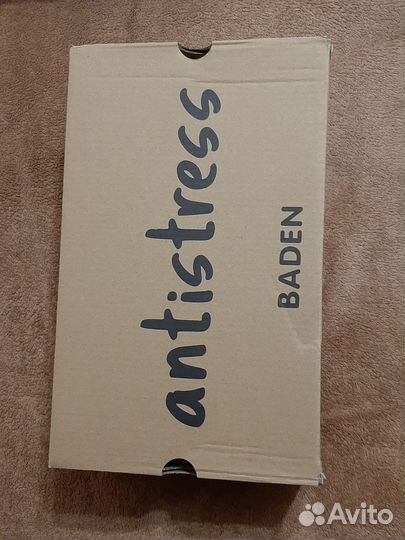 Кроссовки женские