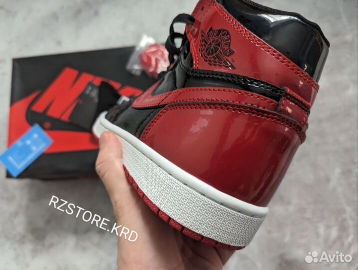 Кроссовки Nike Air Jordan 1 High + доставка