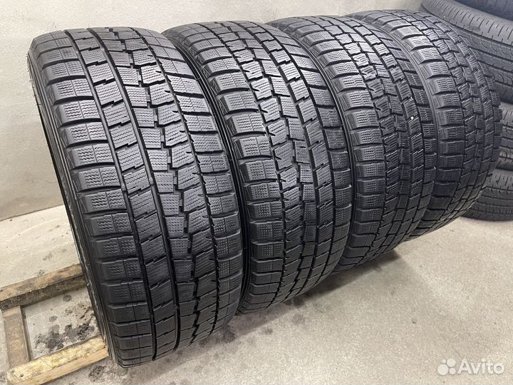 Dunlop Winter Maxx WM01 235/45 R17