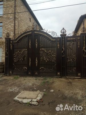 Распашные, откатные кованые ворота