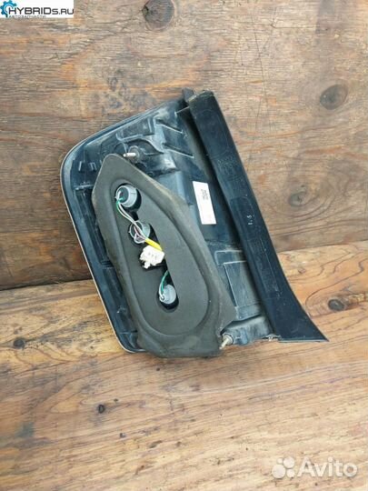 Фонарь задний правый Toyota Prius 2 NHW20 2005