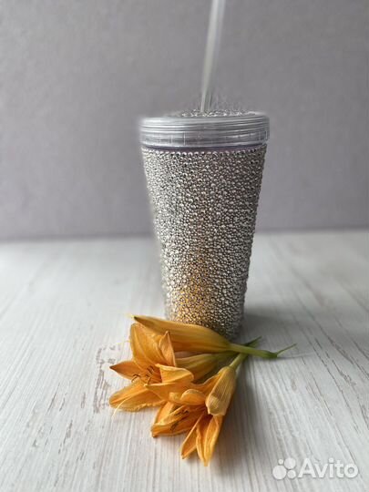 Сервировка стола, кружки,чашки,стаканы,пары