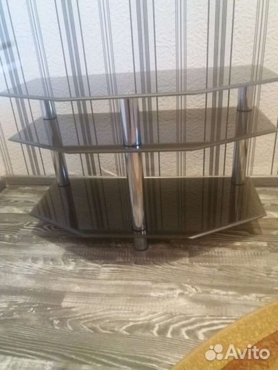 Тумба под телевизор стеклянная