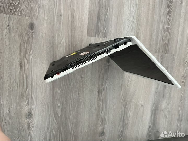 Идеальный Sony Vaio i3 2350M/8 гб/Geforce 410