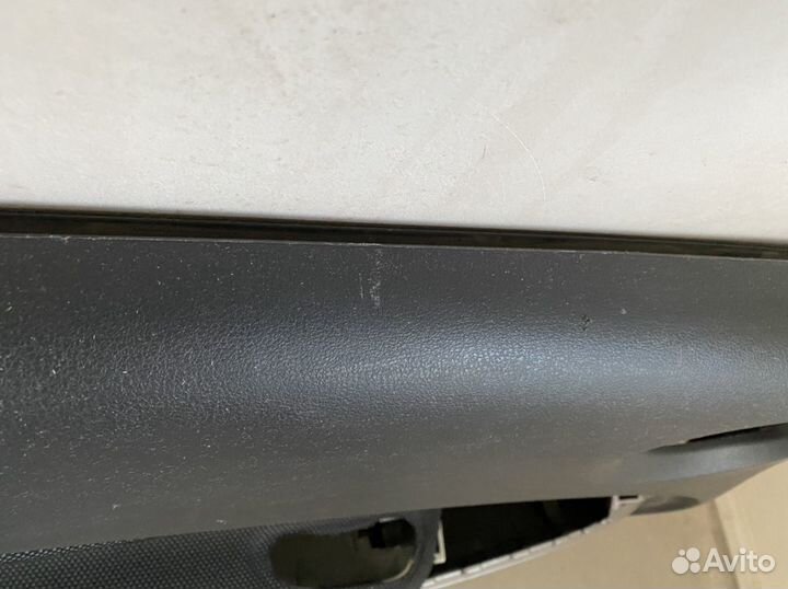 Обшивка передней левой двери а/м nissan juke