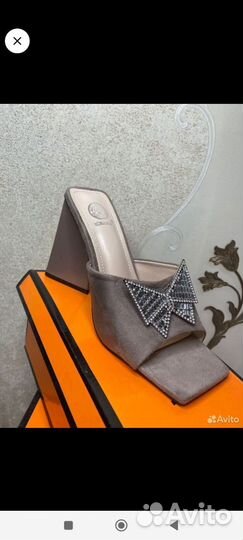 Босоножки на каблуке женские