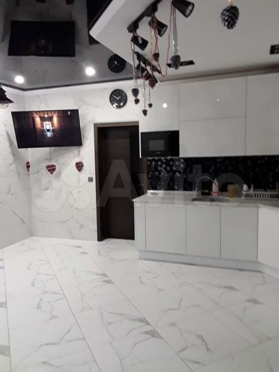 Дом 210 м² на участке 2 сот.