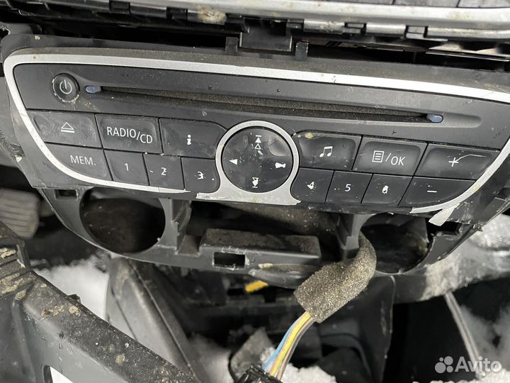 Штатная магнитола renault fluence