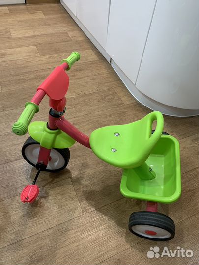 Трехколесный велосипед