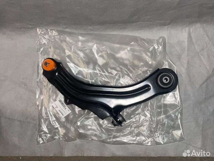 Рычаг передний правый Megane 2