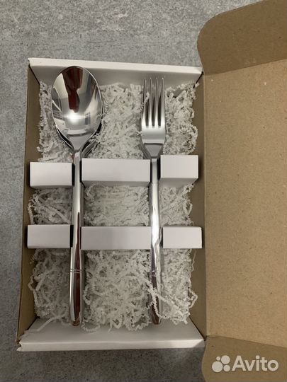 Набор столовых приборов на 10 персон