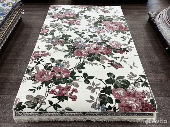 Ковер новый, цветы 2х3м