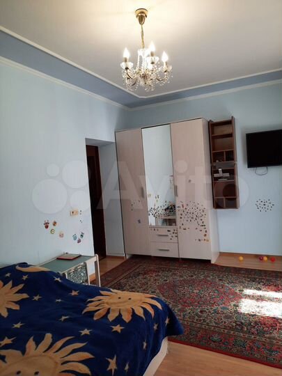 2-к. квартира, 60 м², 1/10 эт.