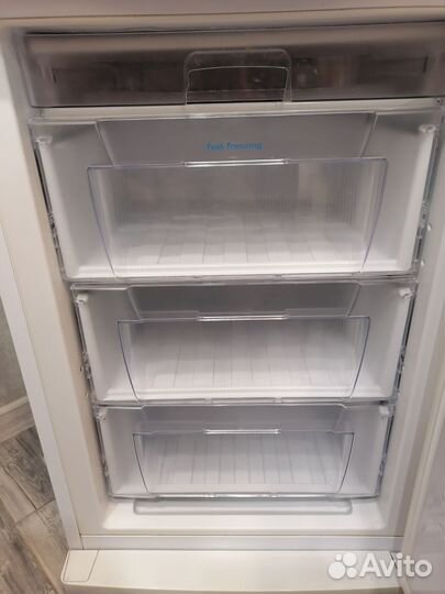 Холодильник бу indesit No Frost