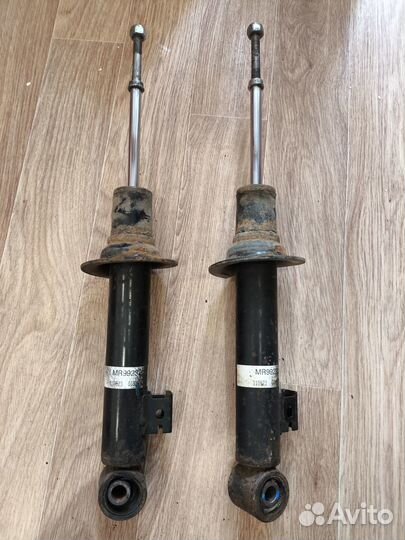 Амортизаторы передние mitsubishi L200