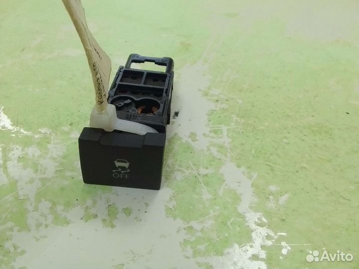 Кнопка esp Kia Venga минивен G4FA 1.4 бензин 2010