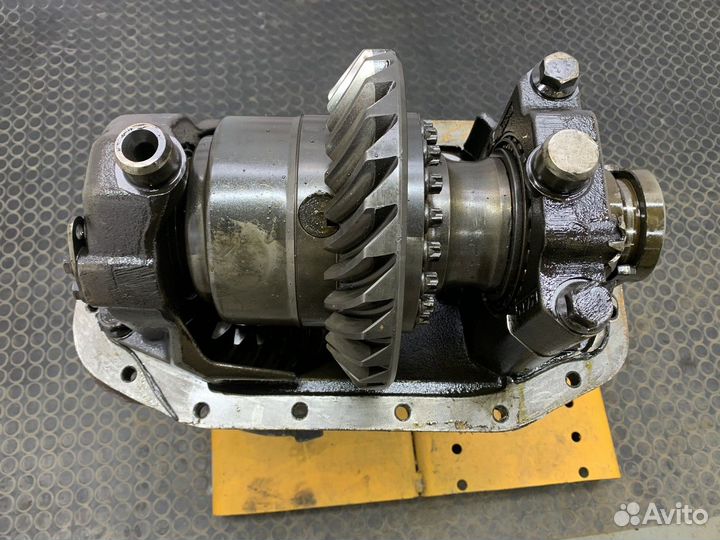 Редуктор среднего моста HD7