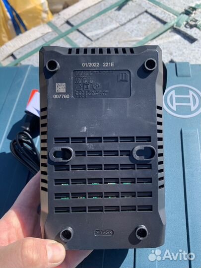 Зарядное устройство для шуруповерта bosch