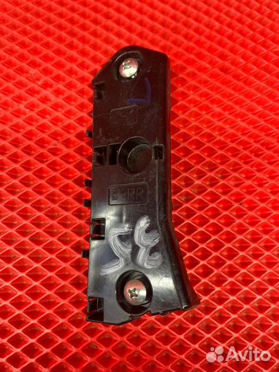 Крепление бампера заднее левое Nissan Roox B44A