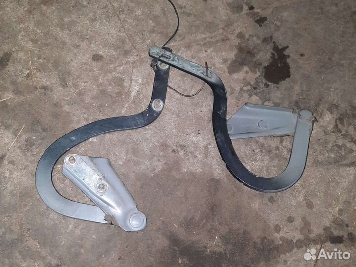 Петля капота chery amulet