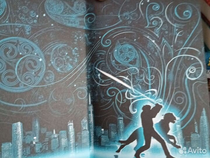 Книги фэнтези пятое время года, полночные близнецы