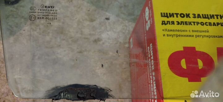 Переднее правое стекло Тоёта vitz