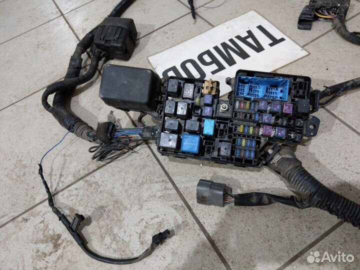 Блок предохранителей под капот мазда 3 BL 2012 год