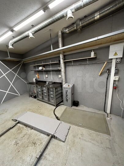 Гараж, > 30 м²