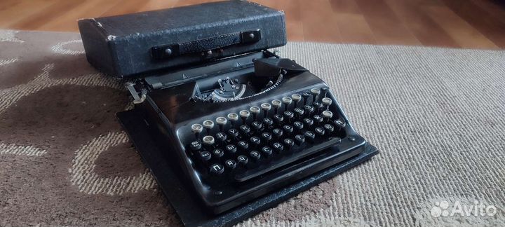 Портативная печатная машинка 