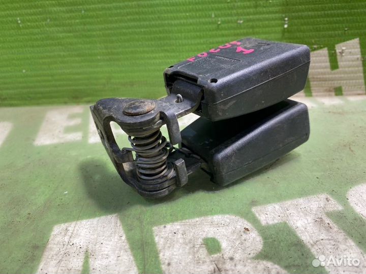 Замок ремня безопасности задний Ford Focus cdda