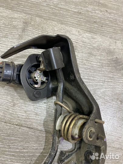 Педаль газа Pontiac Vibe