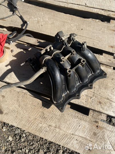 Впускной коллектор на Hyundai Accent