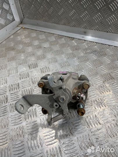 Суппорт задний правый Mazda Cx-5 KE