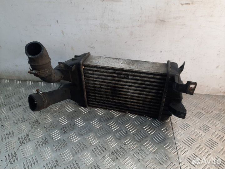 Интеркулер Opel Astra универсал 1.7 Z17DTH 2010