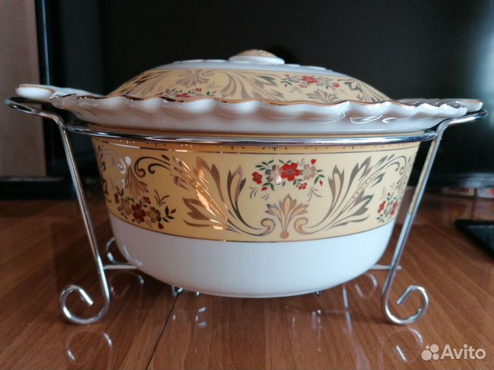 Кастрюля фарфоровая