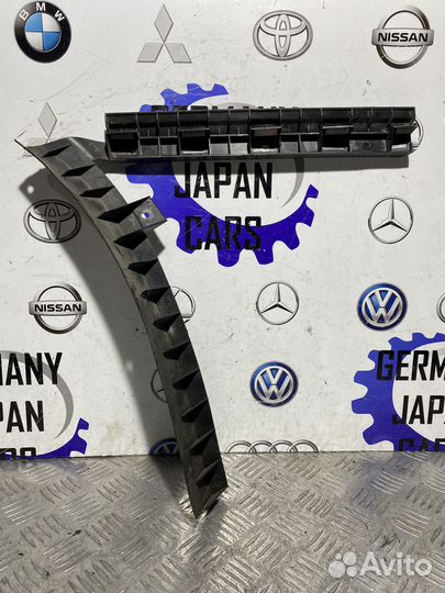 Направляющая заднего бампера L Passat B5 универсал