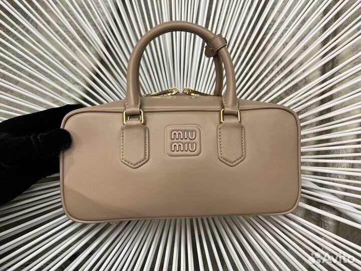 Сумка Miu Miu Arcadie в бежевом цвете