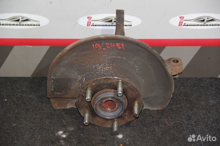 Ступица перед право c Mitsubishi Airtrek CU2W 4G63