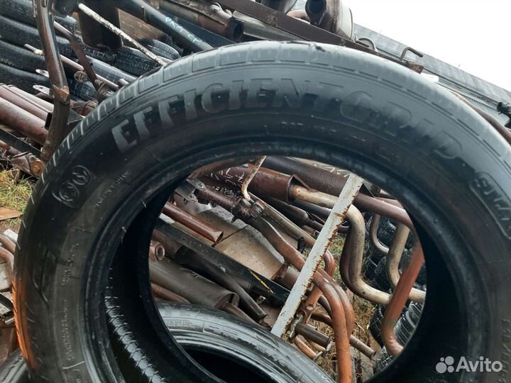 Goodyear EfficientGrip 215/60 R17