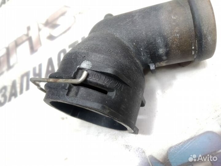 Фланец радиатора Volkswagen Golf 6 2.0 TSI ccza