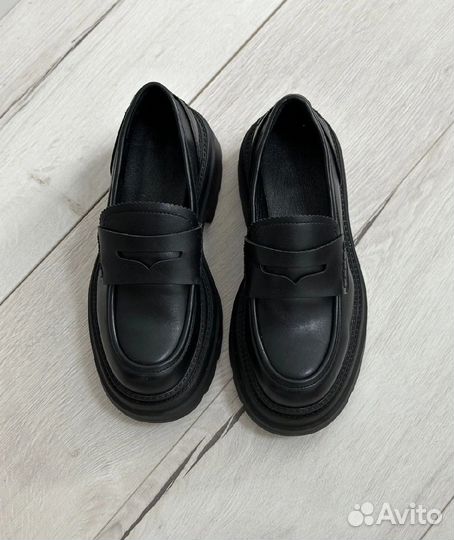 Лоферы женские 37 размер