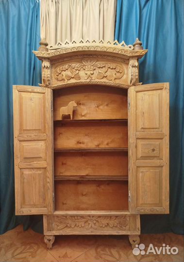 Шкаф из старинного наличника 3