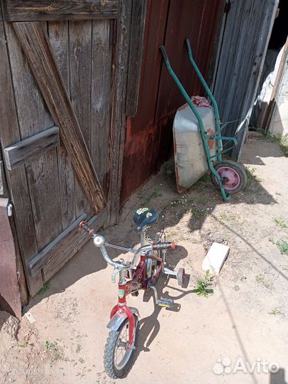 Детский четырëхколëсный велосипед