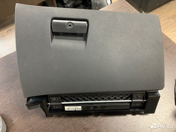 Бардачок Bmw X3 2.0D E83 N47 2009