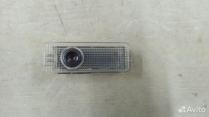 Плафон подсветки двери