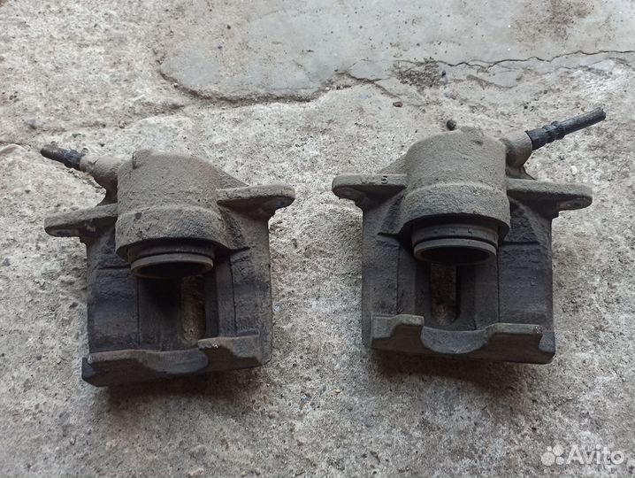 Суппорт передний Renault Scenic 2