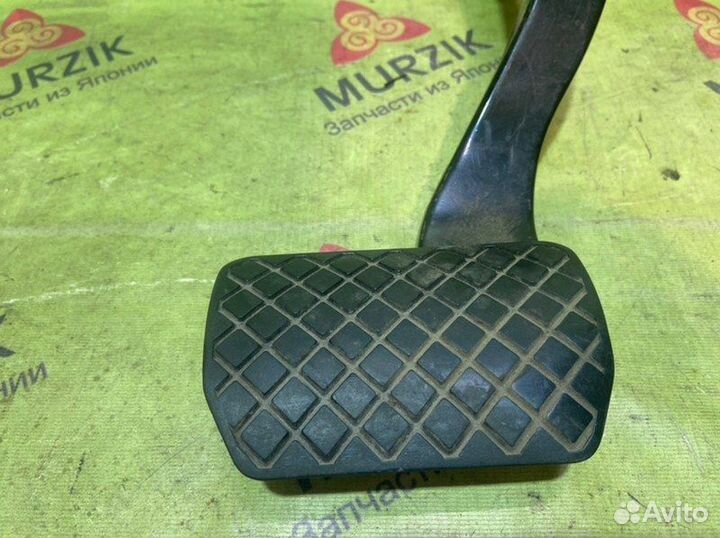 Педаль тормоза Audi A6 C6 BDW 2.4 2004